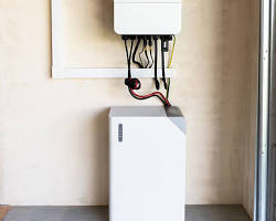 Мережеві та гібридні інвертори